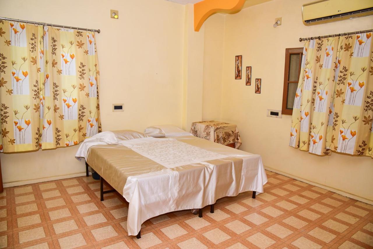 Perfect Homestay Ujjain Buitenkant foto